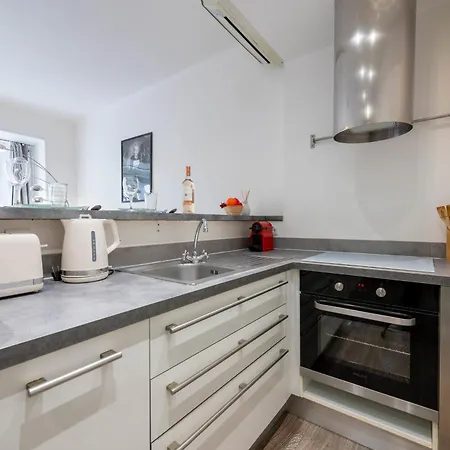 Apartment 1-br In Walk To The Cannes