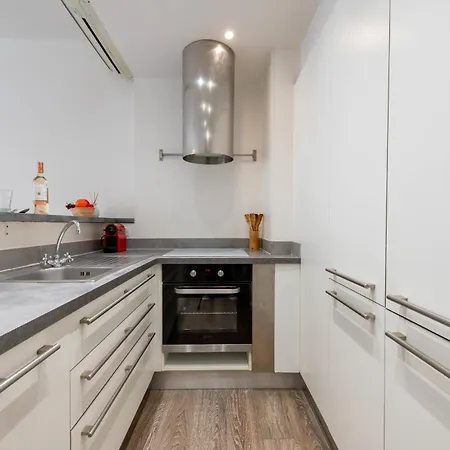 Apartment 1-br In Walk To The