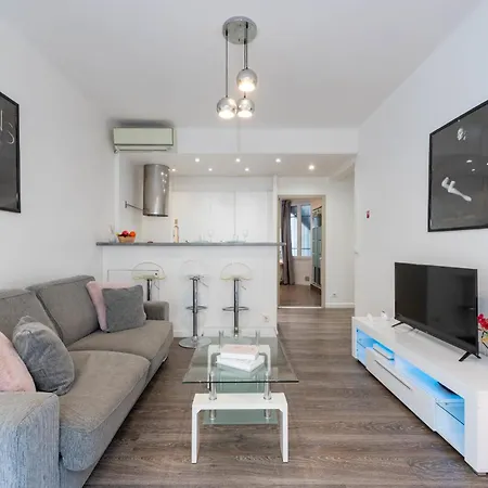 1-br In Walk To The Apartment