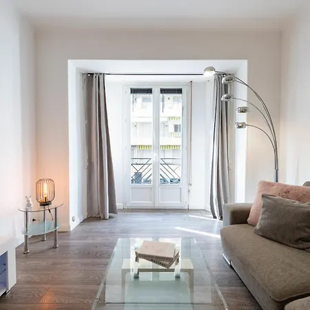 Apartment 1-br In Walk To The